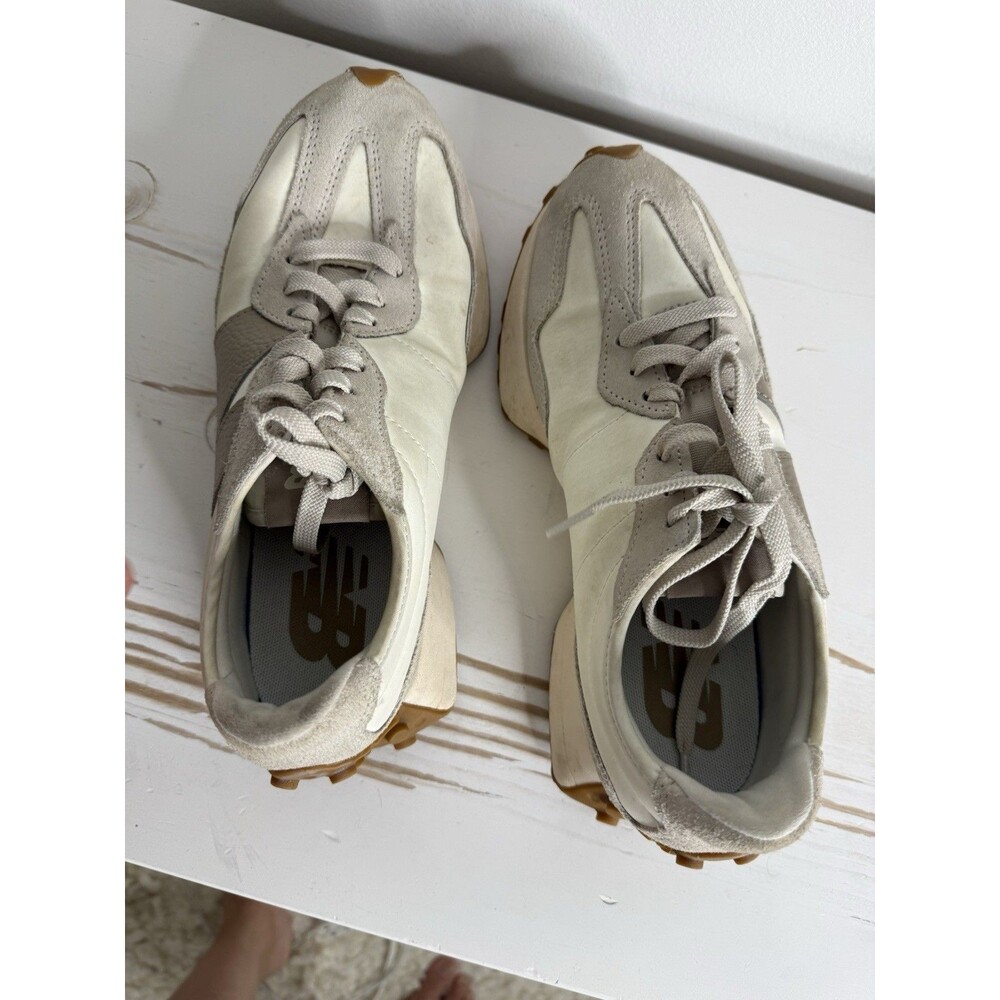 New Balance 327 Unisex Sneakers White Gray Gum Sole Size Men’s 7.5 Women’s 9